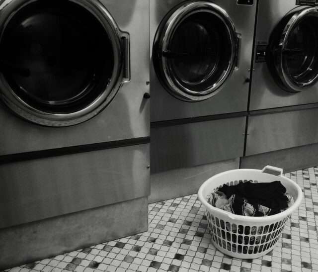 photo d'une laverie automatique